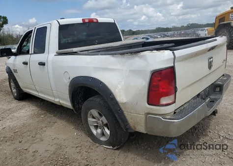 2015 Ram 1500 St z USA, uszkodzony, nr VIN 1C6RR7FMXFS738182